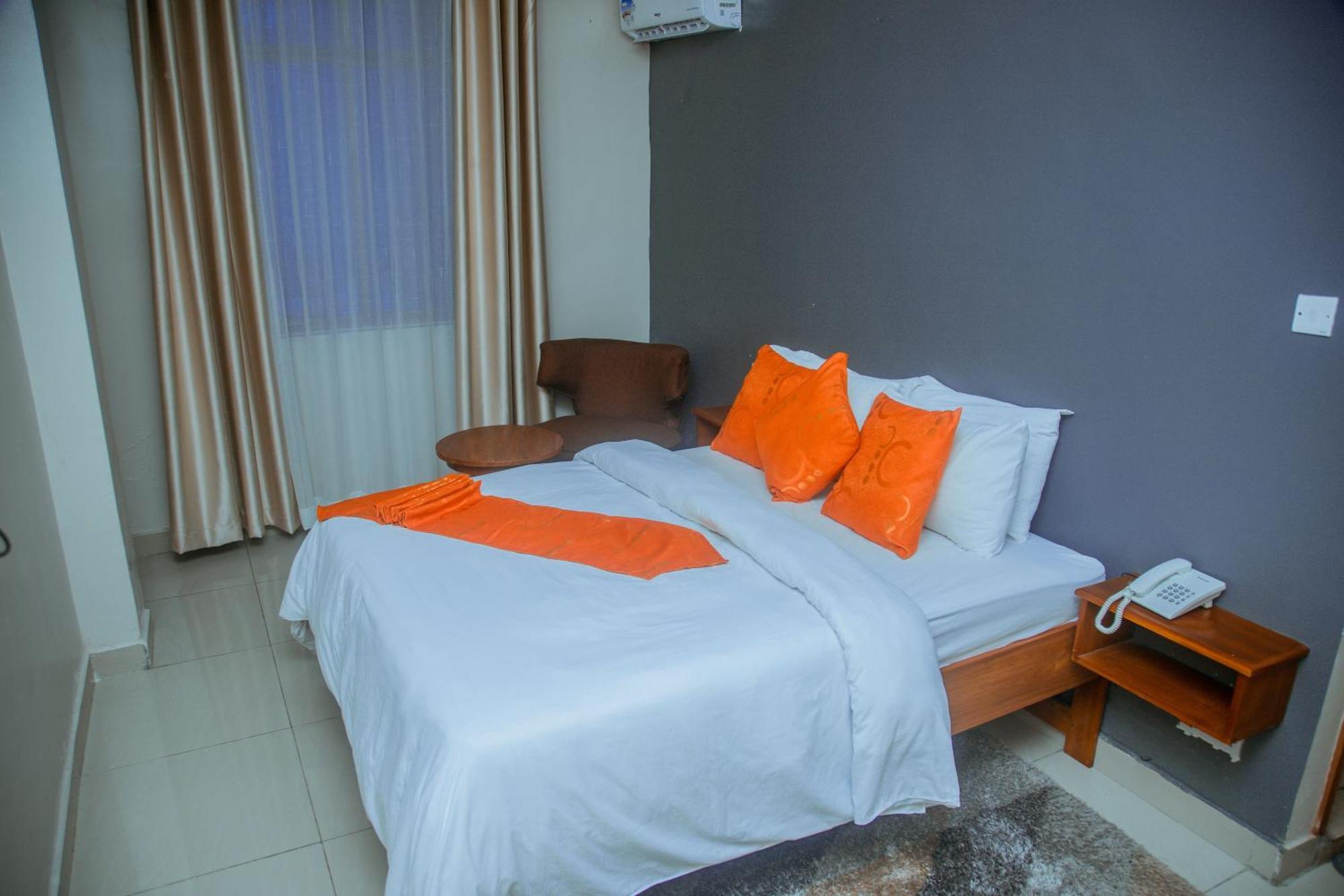 Le Grand Marie Hotel ดาร์เอสซาลาม ภายนอก รูปภาพ