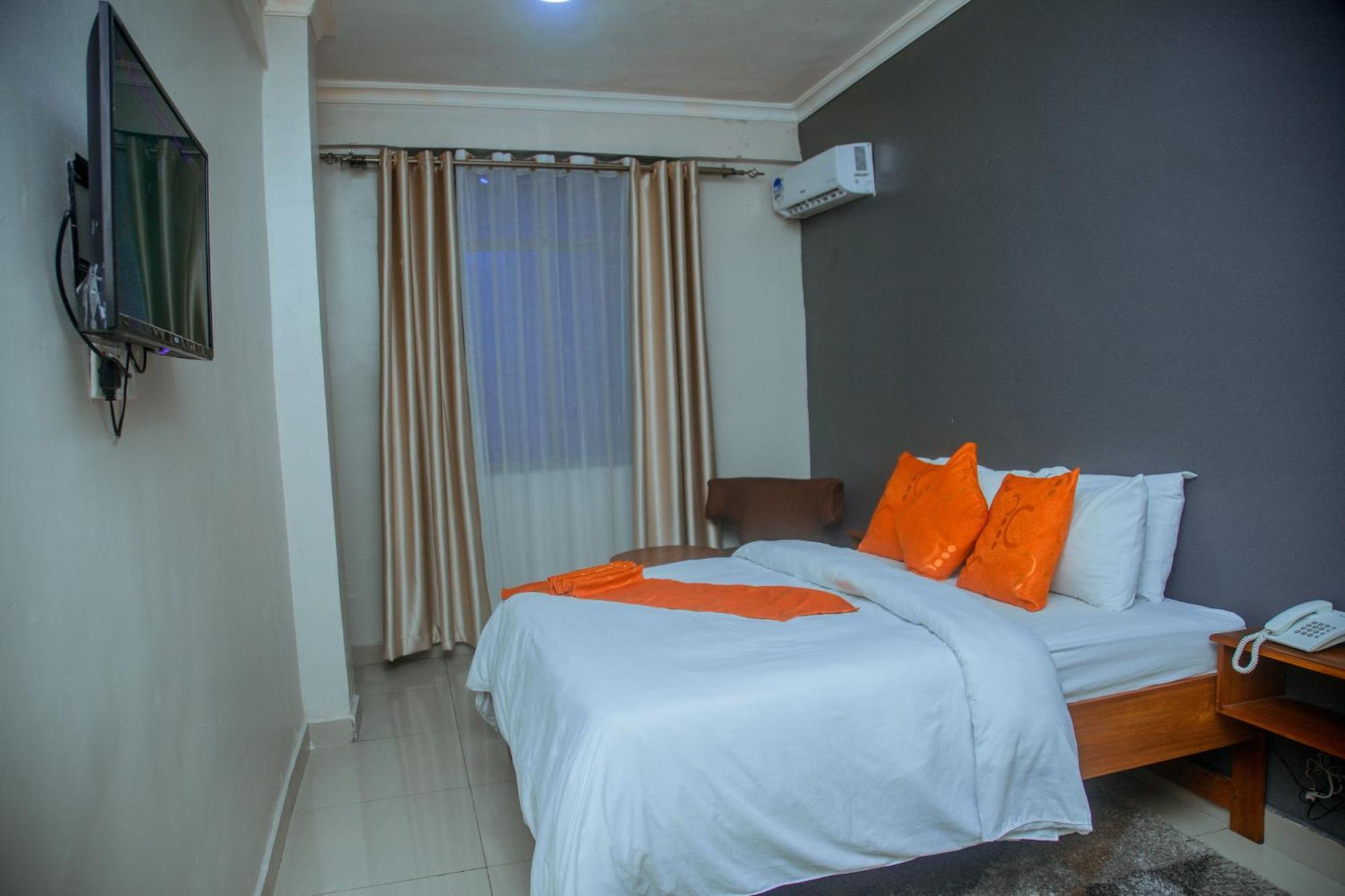 Le Grand Marie Hotel ดาร์เอสซาลาม ภายนอก รูปภาพ