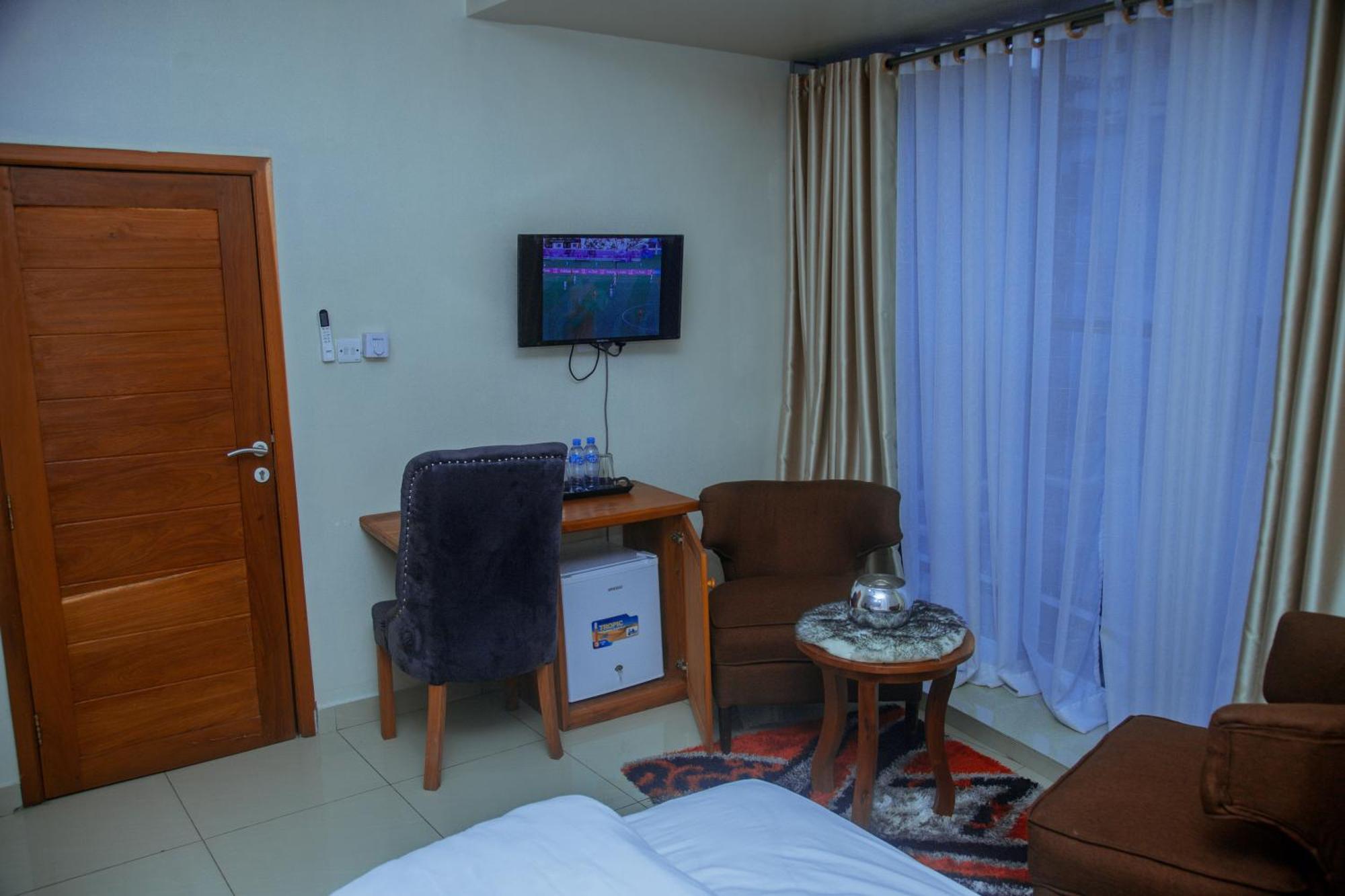 Le Grand Marie Hotel ดาร์เอสซาลาม ภายนอก รูปภาพ
