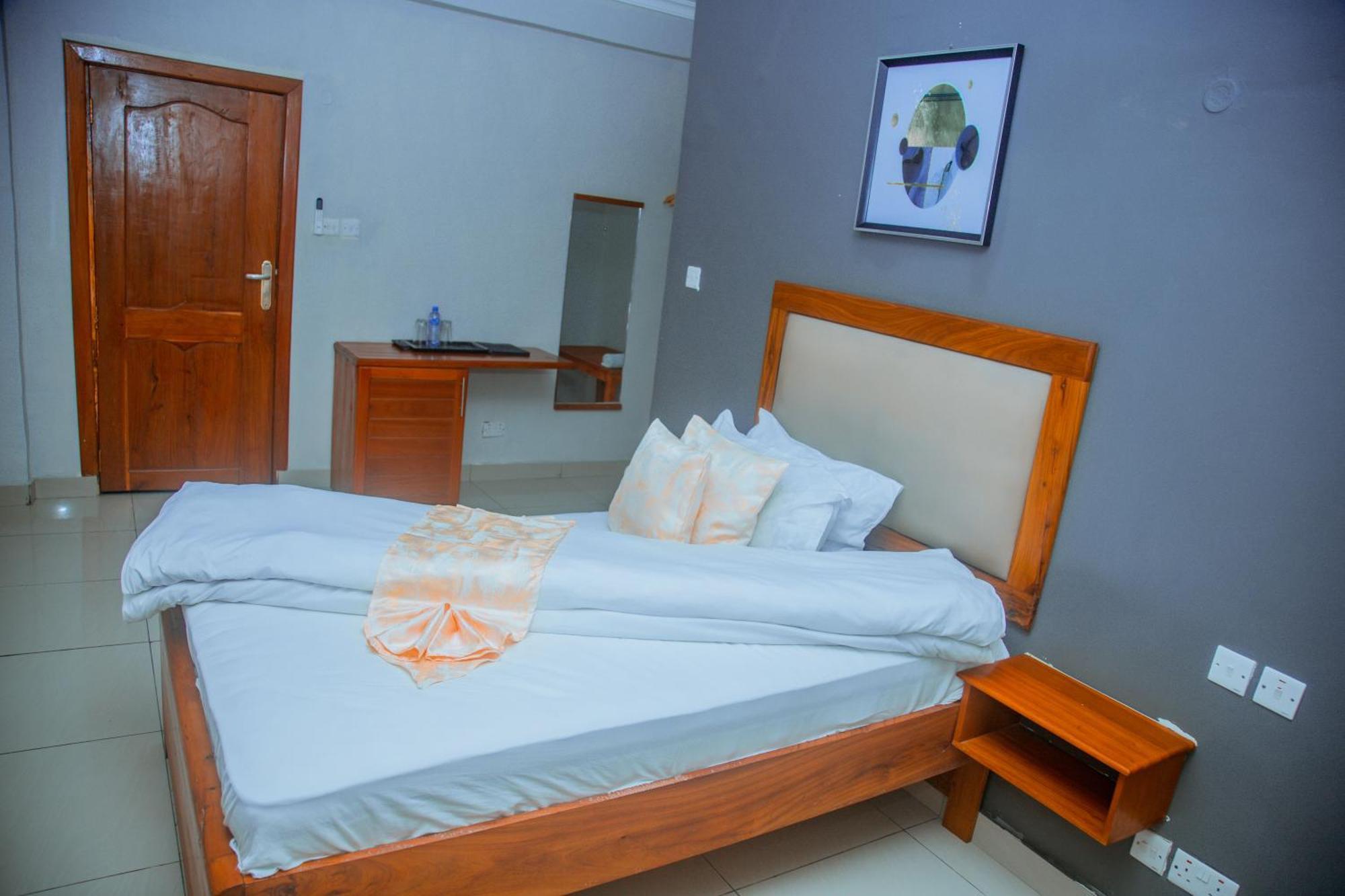 Le Grand Marie Hotel ดาร์เอสซาลาม ภายนอก รูปภาพ