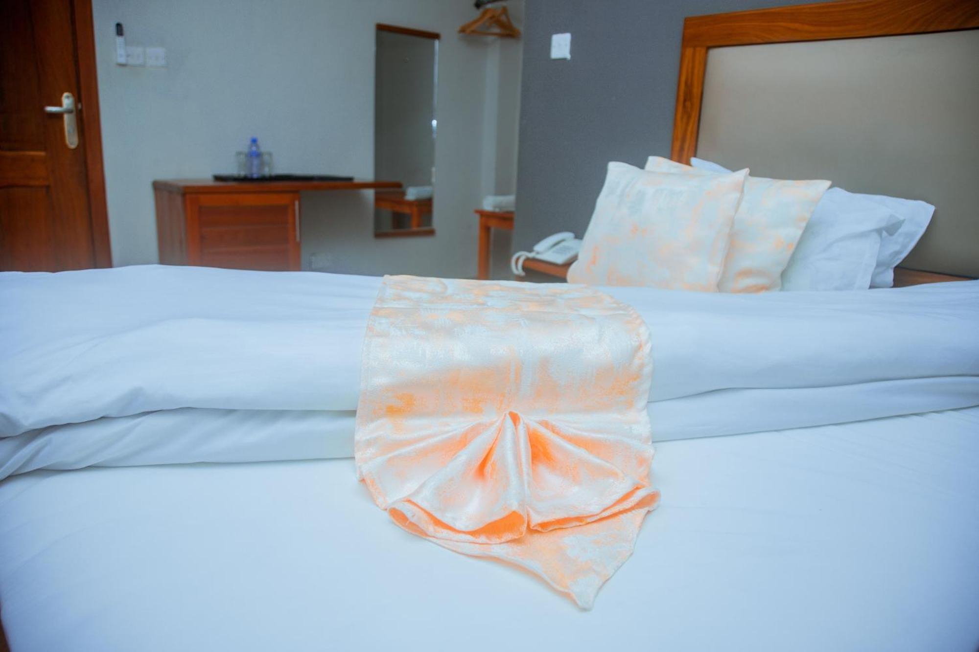 Le Grand Marie Hotel ดาร์เอสซาลาม ภายนอก รูปภาพ